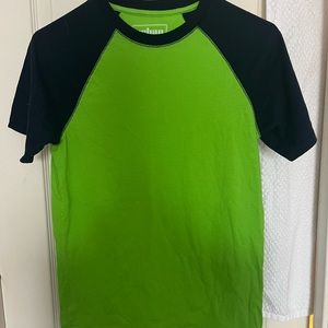 Boys SS urban pipeline tshirt. Size large